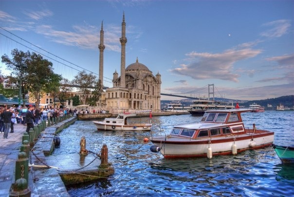 ORTAKOY, ROMANTISME NEGERI TURKI DENGAN PESONA YANG MENAKJUBKAN