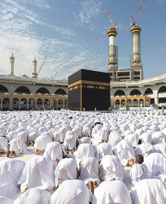 BOLEHKAN WANITA IKUT SHOLAT JUMAT DI MASJIDIL HARAM ATAUPUN MASJID NABAWI?
