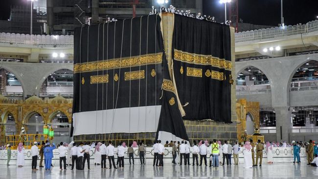 Jelang 1 Muharram 1448 H, Arab Saudi Siapkan Penggantian Kiswah Ka'bah